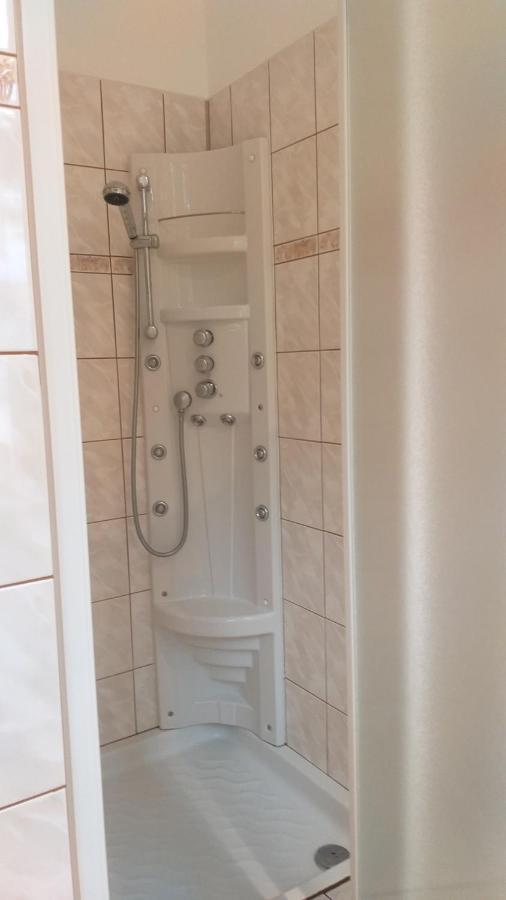 Apartman Kraslice Bagian luar foto