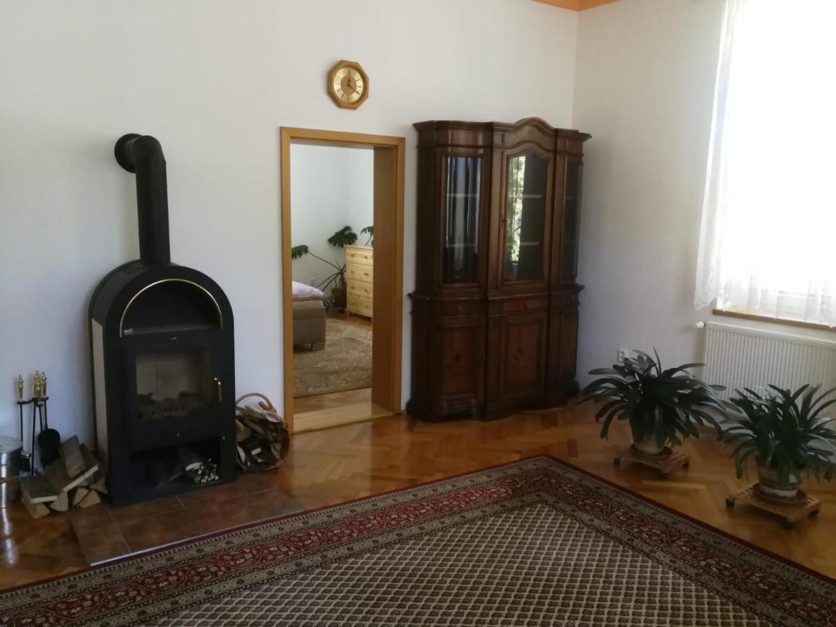 Apartman Kraslice Bagian luar foto