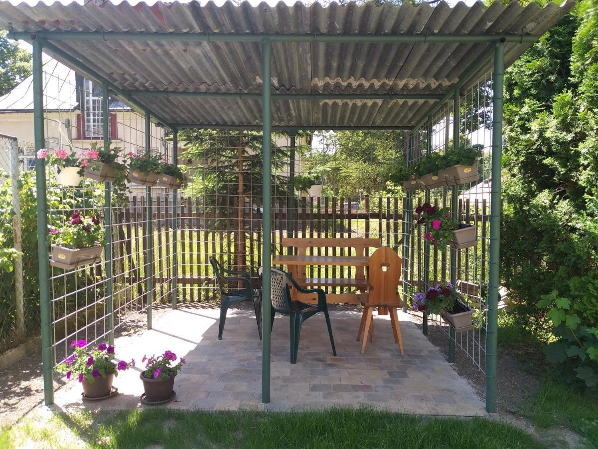Apartman Kraslice Bagian luar foto