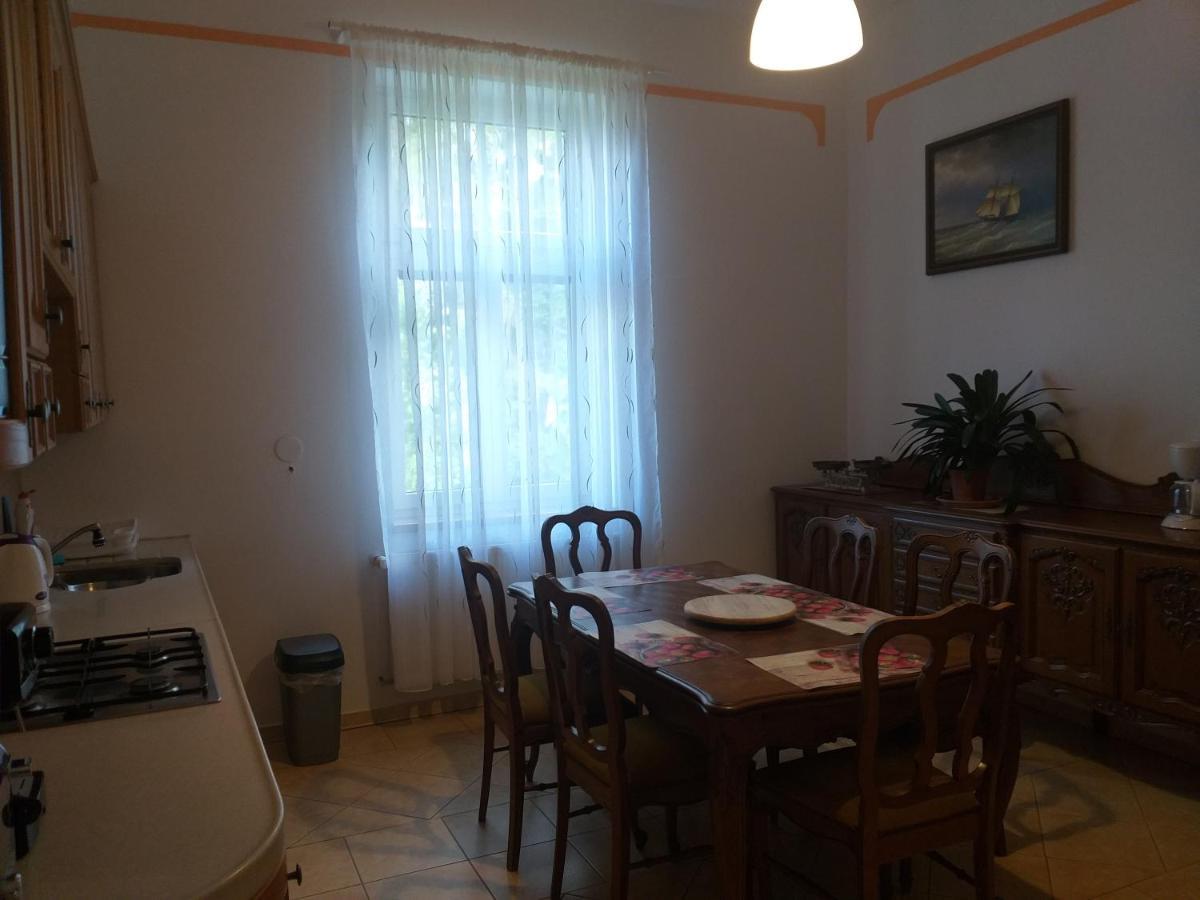 Apartman Kraslice Bagian luar foto